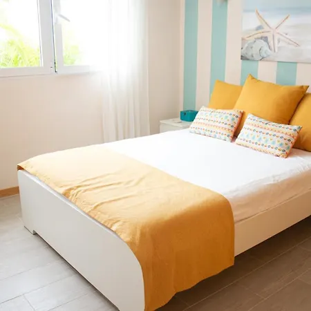 Attic By Grupo Compostelana Lejlighed *